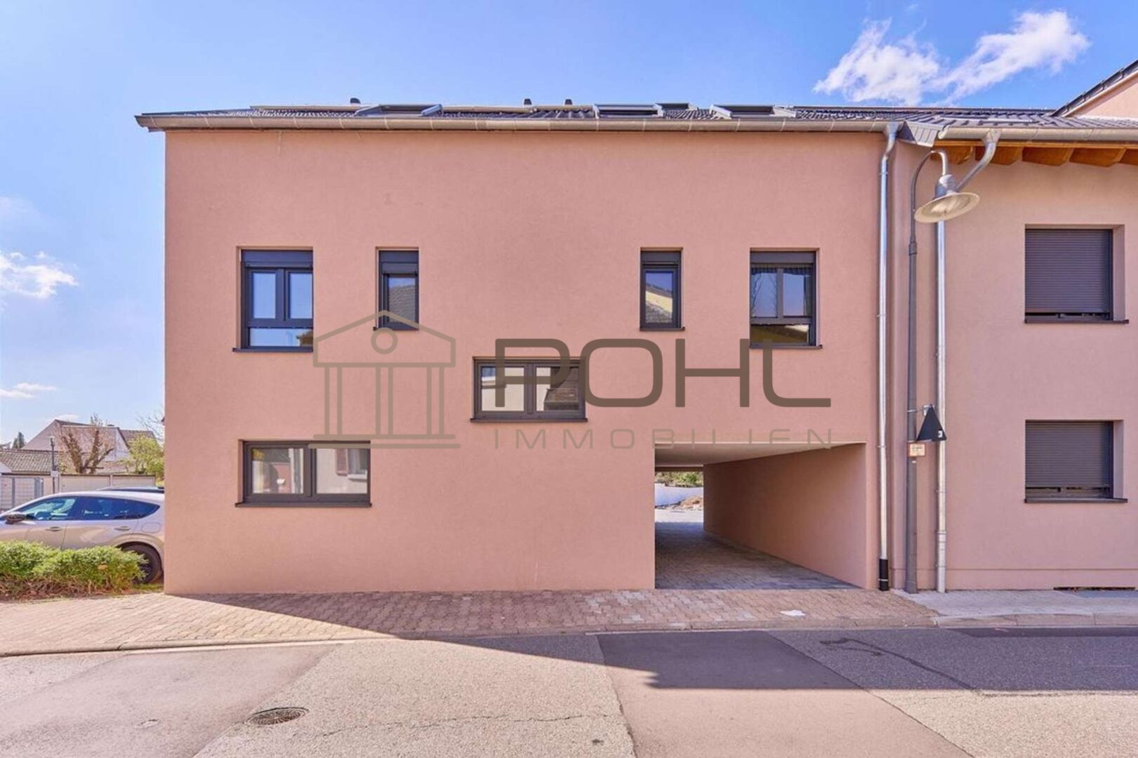 683de6fd-d61f-4c64-b161-7b5e66c1553b-1893290140