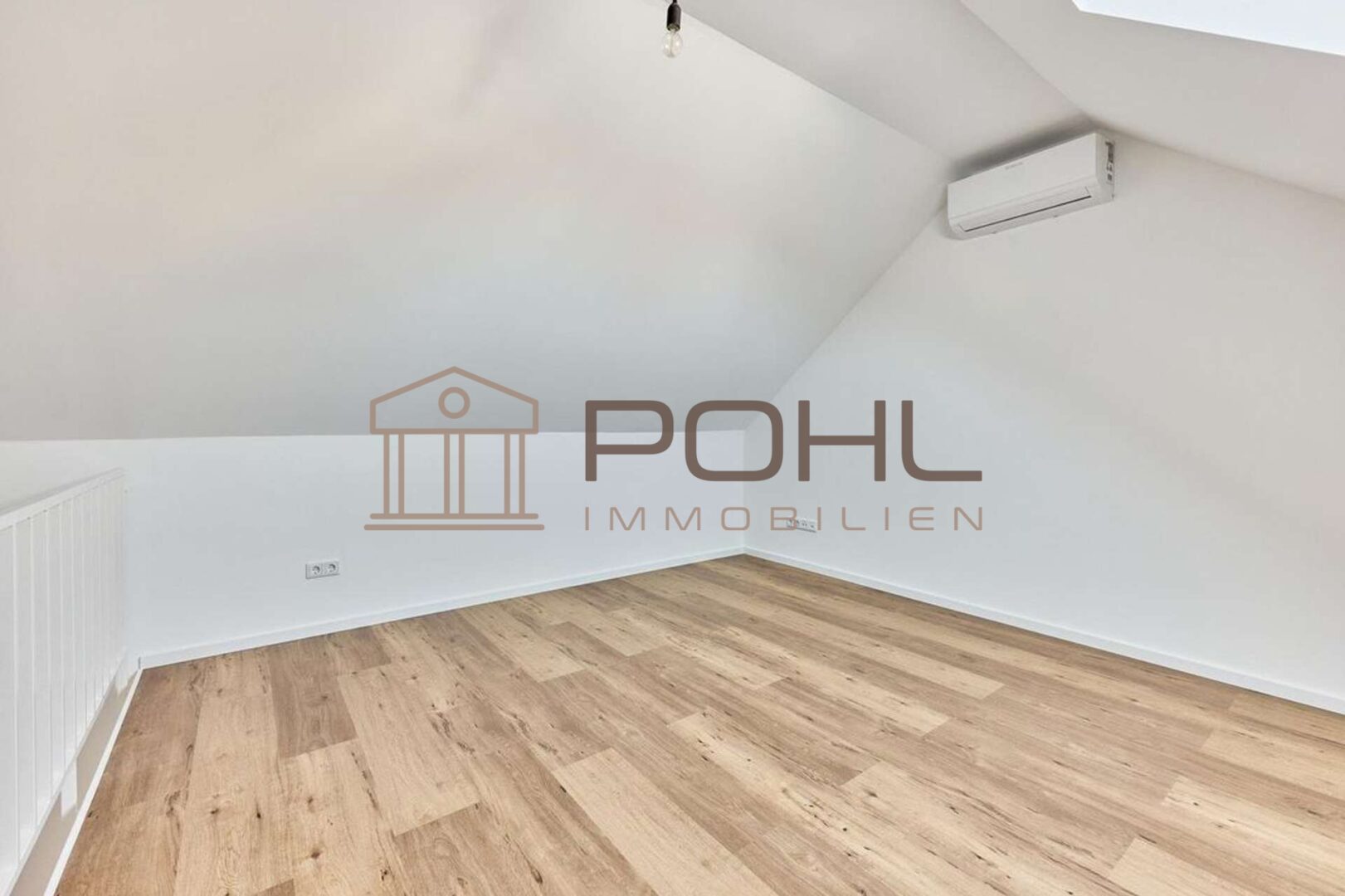 2bb72b6f-2580-4740-ac20-9453a1d27ad2-1893290346