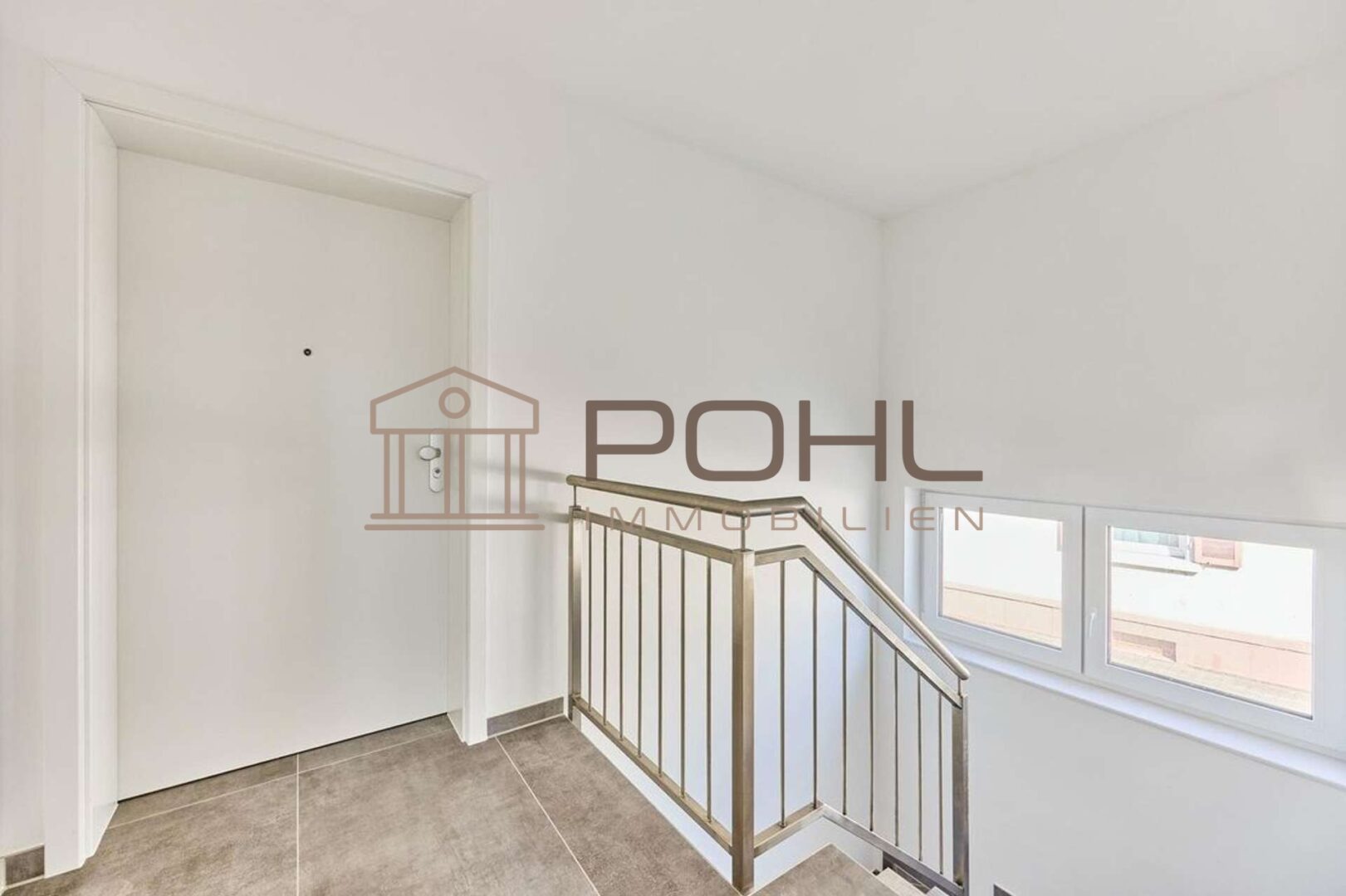 0e7c1754-ec49-4119-93a3-404a40b6363c-1893290172