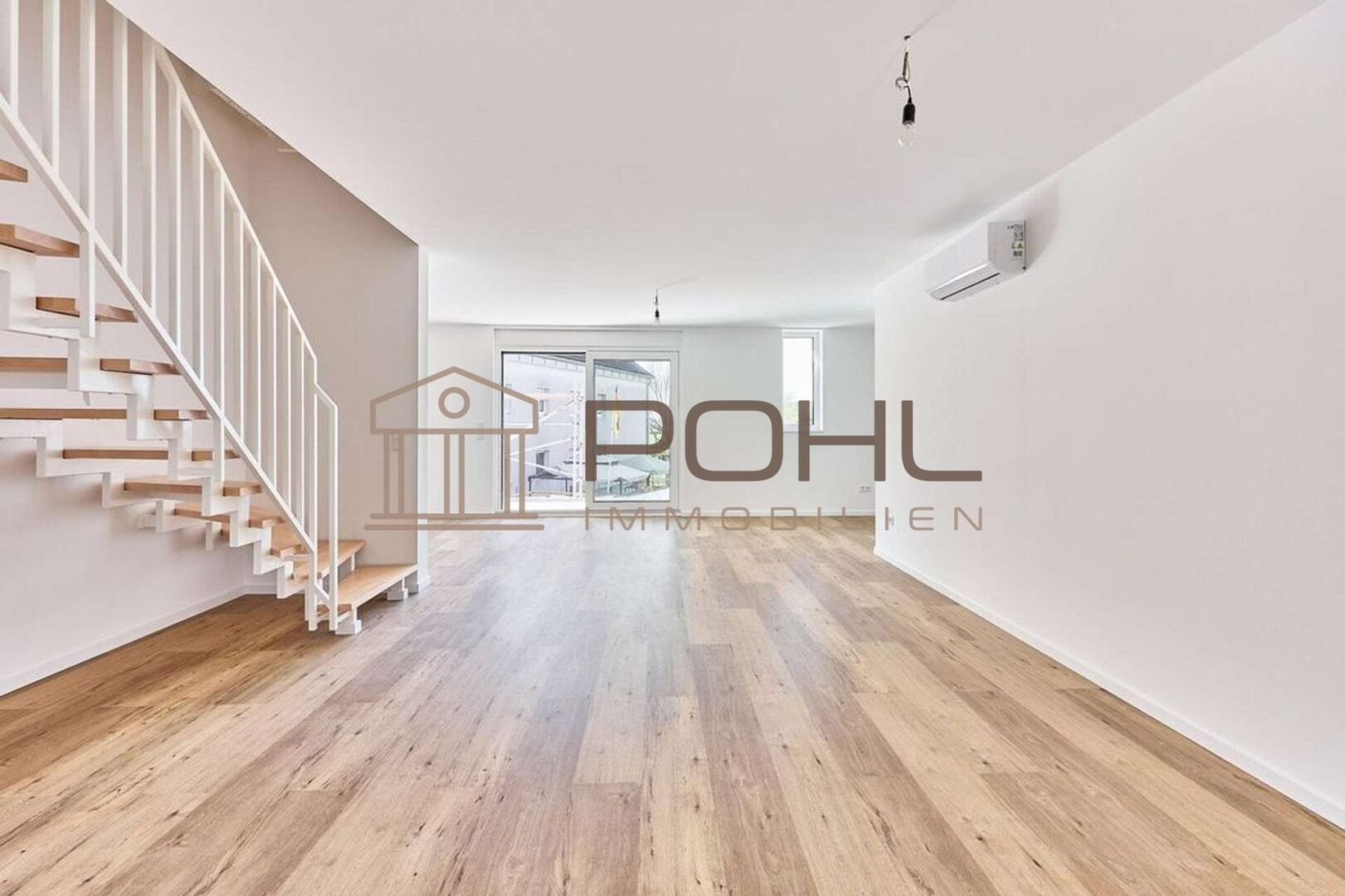 1a85cc7e-5caa-4b02-8f69-14c76ec4a533-1893290195