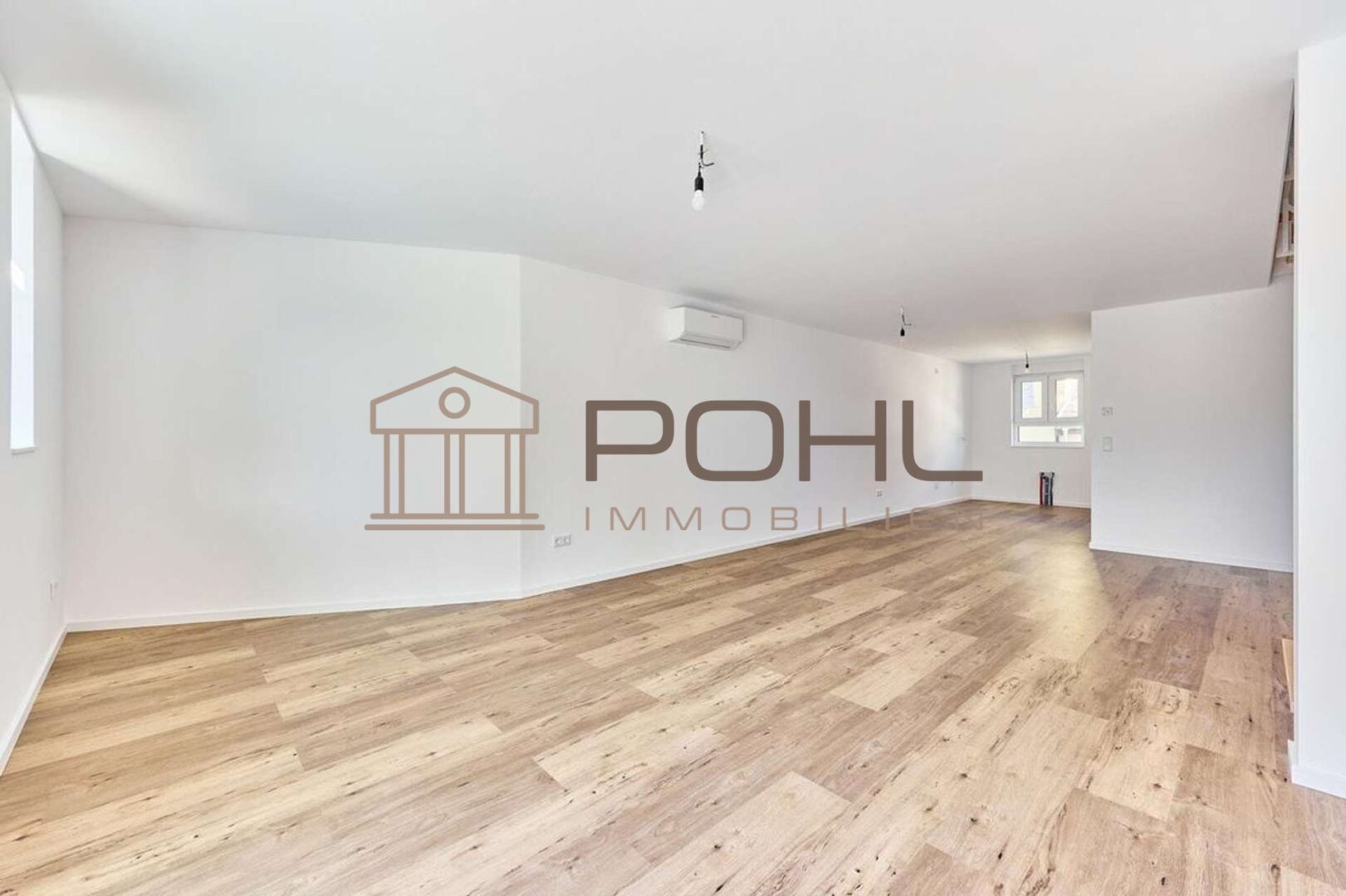 6efcbbed-62e6-4ee8-ae22-294c674db0db-1893290200