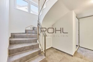 3abe9596-624f-490e-b85a-eba38c8da3a0-1893290162