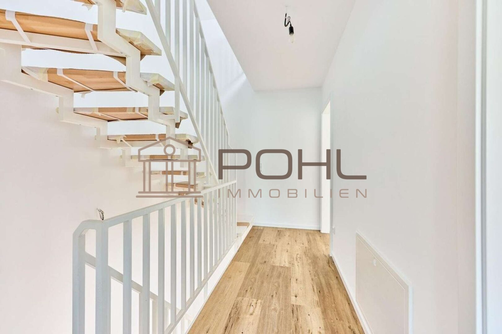 18f876e0-cd54-408f-888f-26b75fa62598-1893290251