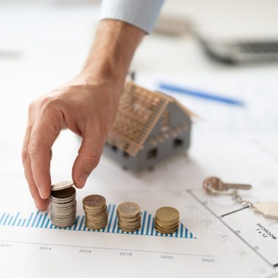 businessman-holds-euro-coins-on-the-table-with-a-p-2025-03-08-07-07-05-utc (1) businessman-holds-euro-coins-on-the-table-with-a-p-2025-03-08-07-07-05-utc (1)