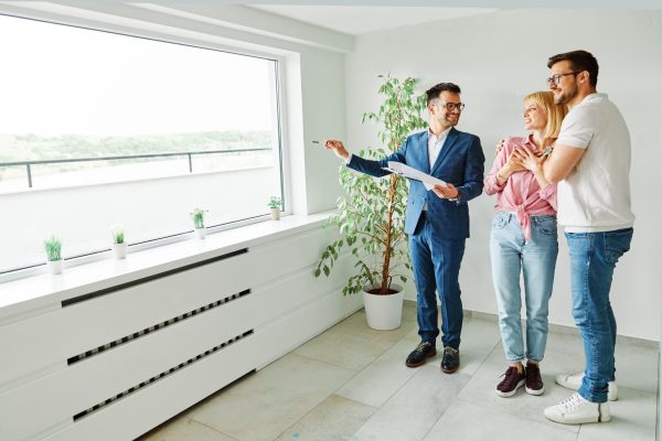 couple-house-property-agent-home-real-estate-busin-2025-01-29-08-32-09-utc (1)